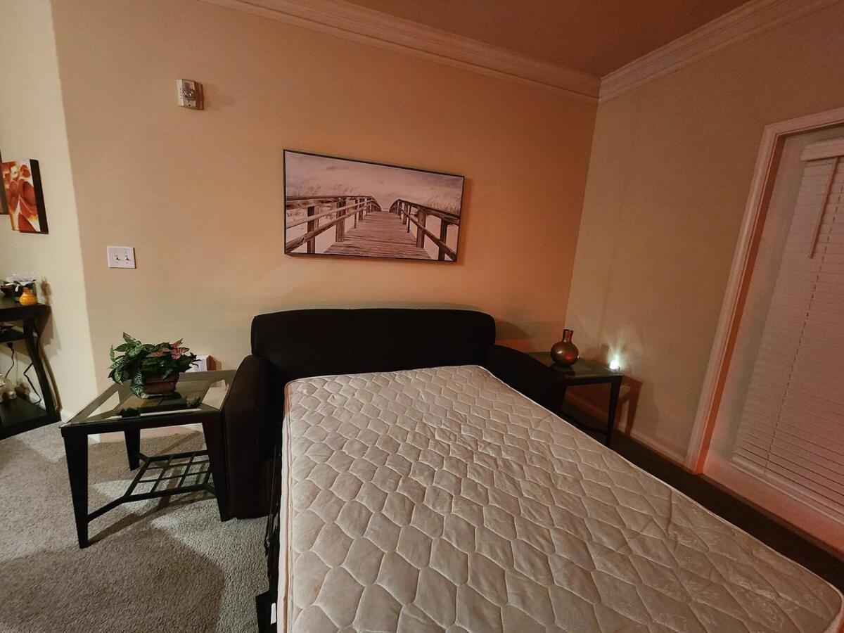 Two 2 Tango - Sleeps 4 "Romantic Get Away Or Business" Close To Everywhere You Want To Be! Instant Booking Available Apartment Charlotte Exterior photo