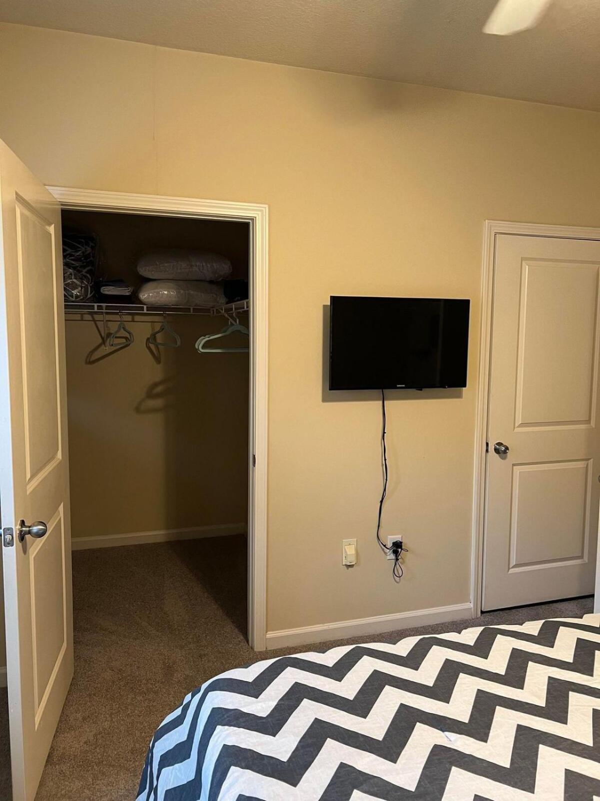 Two 2 Tango - Sleeps 4 "Romantic Get Away Or Business" Close To Everywhere You Want To Be! Instant Booking Available Apartment Charlotte Exterior photo